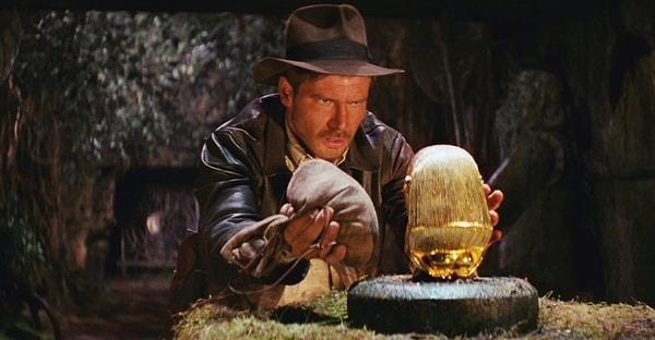 6. "Kutsal Hazine Avcıları" filmindeki Indiana Jones;