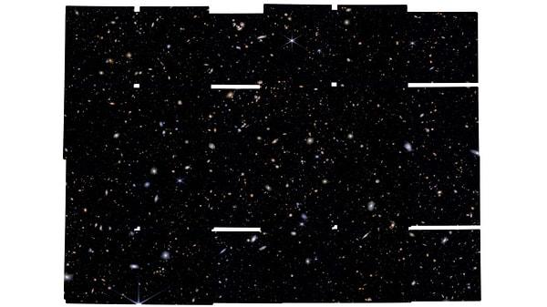 James Webb Uzay Teleskobu, evrenin erken dönemlerinde yeni bir yıldız türü olabilecek nesneler tespit etti, karanlık madde ile çalışan bir yıldız.