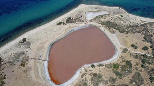 Göl, drone ile havadan görüntülendi.