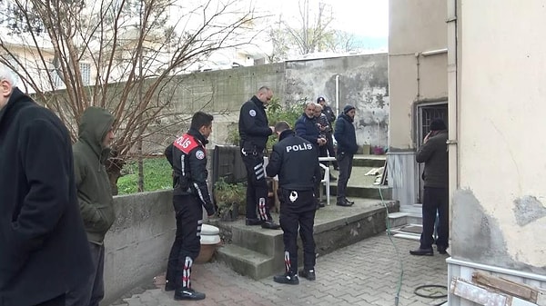 Şüpheli, babasının kız arkadaşıyla evlenmesine izin vermediği için öldürmeye karar verdiğini söyledi.