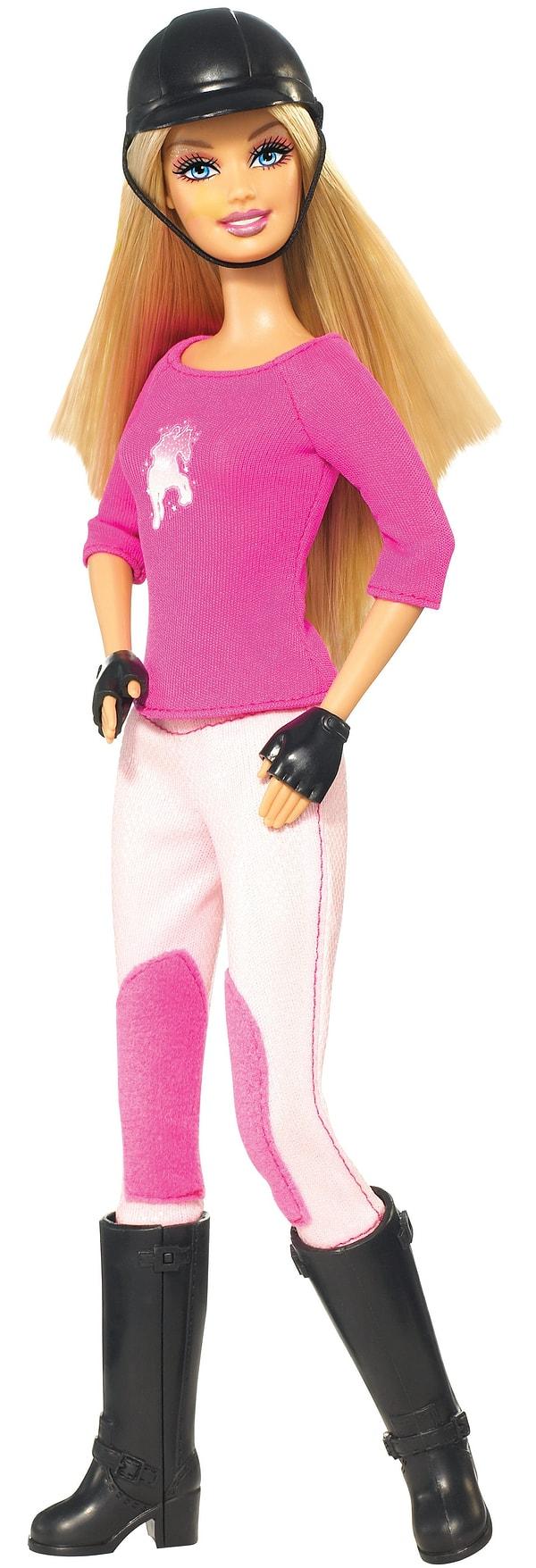 18. Barbie'nin vücudu da daha sportif bir hal aldı ve artık farklı sporlarla uğraşmaya başladı.