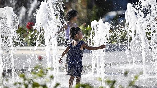 Güneydoğu Anadolu Bölgesi'nde ise sıcaklıkların 40 derecenin üzerinde devam etmesi bekleniyor.