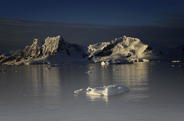 18. Antarktika'da aylarca karanlıkta kalabilirsiniz.