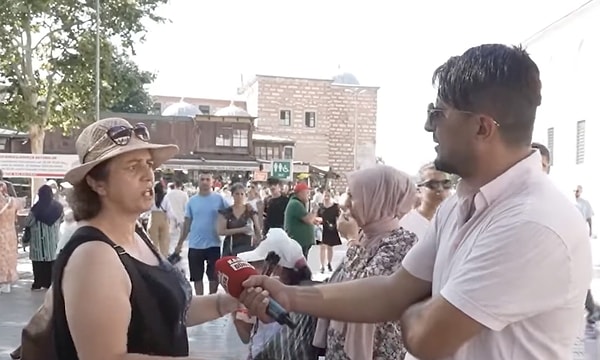 Kanal Dünya isimli YouTube kanalının sokak röportajında konuşan bir kadın bu durum için "Bunlar daha iyi günlerimiz." yorumunda bulundu.