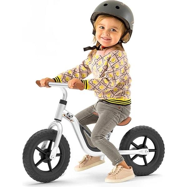 21. Denge bisikleti çoğu çocuk için tüm gün oyalayıcı ve çok eğlenceli bir oyuncak.