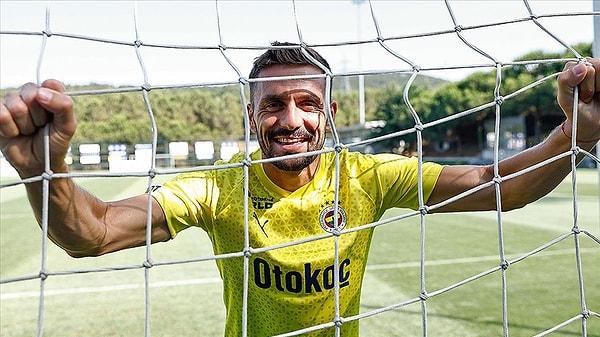 Fenerbahçe'nin yeni transferi Dusan Tadic, sarı-lacivertli taraftarların kalbini kısa sürede kazandı.