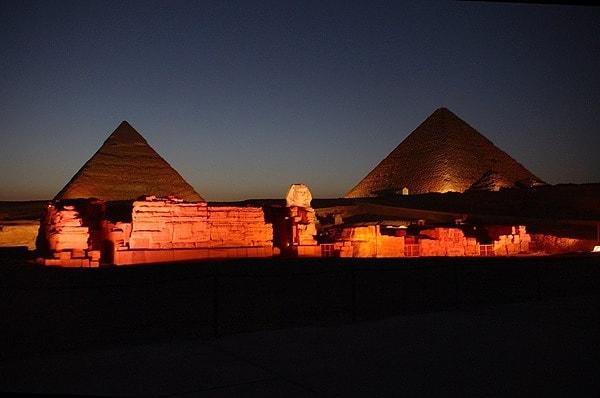 Eski Mısırlılar gece gökyüzünü yakından takip ederlerdi.