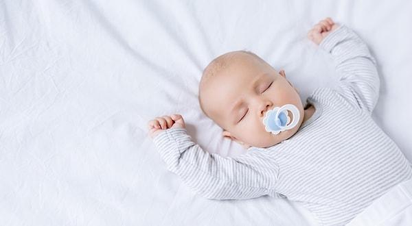 Emziğin bebek için en büyük faydası bebeği rahatlatması. Bebekler için emziğin rahatlatıcı bir etkisi olduğu biliniyor.
