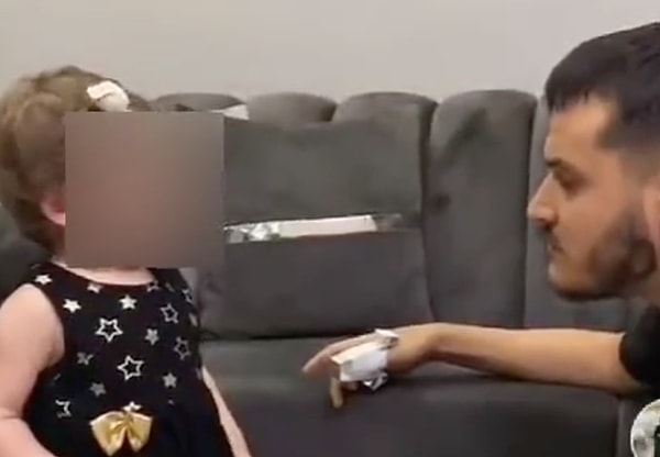 Sosyal medyada yine bir baba kız videosu viral oldu.