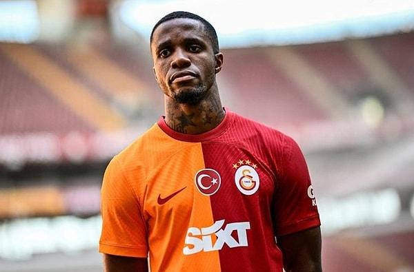 Ardından Wilfred Zaha transferinde Galatasaray, ezeli rakibi Fenerbahçe'nin elinden yıldız futbolcuyu almıştı.
