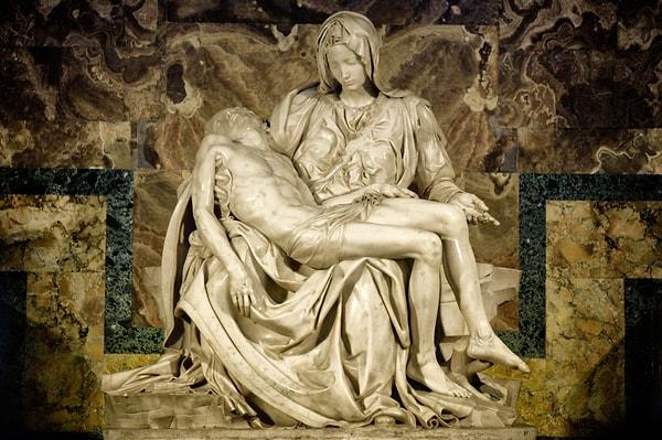 "Pietà" Türkçedeki anlamıyla "Merhamet", İsa peygamberin Golgotha tepesinde çarmıha gerildiğinde Meryem Ana ile yaşadığı anı temsil eden Michelangelo'nun önemli bir heykelidir.