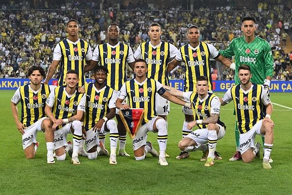Konferans Ligi'ne katılmak için play-off turu ilk maçında Twente'yi ağırlayan Fenerbahçe, 20. dakikada Manfred Ugalde'nin golüyle geriye düştü.