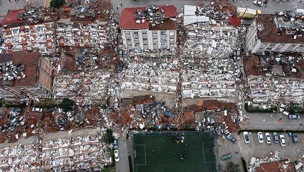 6 Şubat'ta meydana gelen Kahramanmaraş merkezli 7.7 ve 7.6 büyüklüğündeki depremlerin bilançosu çok ağır oldu.