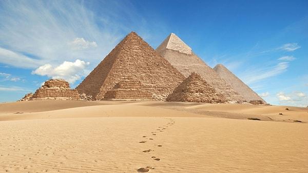 3. Hala nasıl yapıldığı konusunda büyük bir gizeme sahip olan Mısır'ın piramitleri...