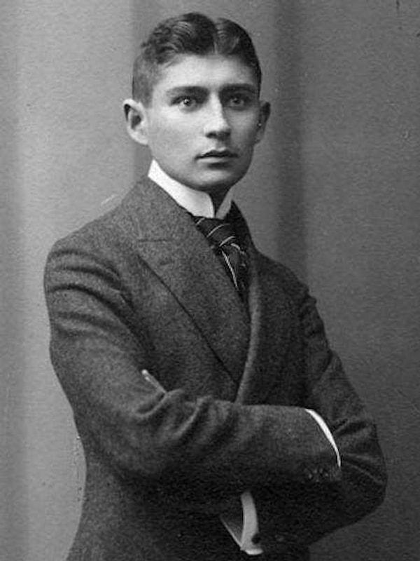 Kafka'nın bu isteği ve Brod'un bu kararı, Kafka'nın karmaşık ruh halini ve insan psikolojisinin derinliklerini sergilemekte ve bize yazarın eserlerini nasıl değerlendirmemiz gerektiği konusunda bir perspektif sunmaktadır.