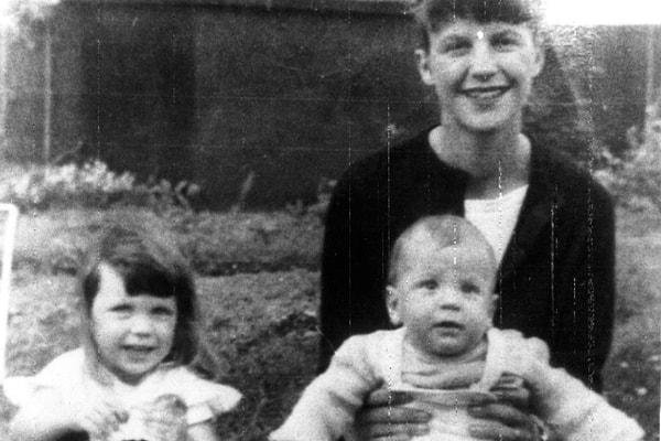1. Sylvia Plath, sürekli para sıkıntısı çeken akademik bir ailede doğmuştur.