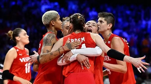 Çok kısa bir süre önce de 2023 FIVB Milletler Ligi'nin finalinde Çin'i 3-1 yenerek şampiyon olup bize büyük bir gurur yaşatmışlardı.