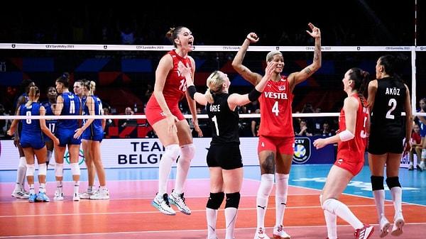 Avrupa Şampiyonası yarı finalinde İtalya’yı yenerek finale yükselen A Milli Kadın Voleybol Takımımız, dün gerçekleşen final maçında Sırbistan'la karşı karşıya geldi.