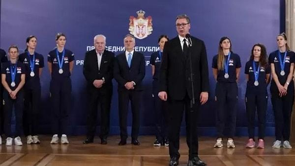 Final sonrası gözler sahayı hızla terk edip mağlubiyeti hazmetmeye çalışan Sırbistan takımına döndü. Sırbistan Cumhurbaşkanı, ülkesine dönen voleybol takımı ile bir basın açıklaması yaptı.