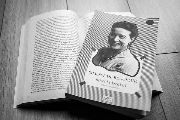 12. İkinci Cinsiyet – Simone De Beauvoir