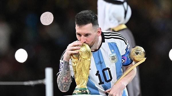 Ünlü futbolcu Lionel Messi, elbette başarıdan başarıya koşarken çok büyük kazançlar sağlıyor.