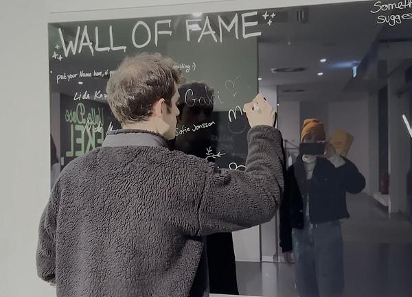 Müzede tadım kısmındaki her şeyi deneyip o kısmı rahatlıkla geçebilirseniz "Wall Of Fame" isimli tahtaya isminizi yazabiliyorsunuz.