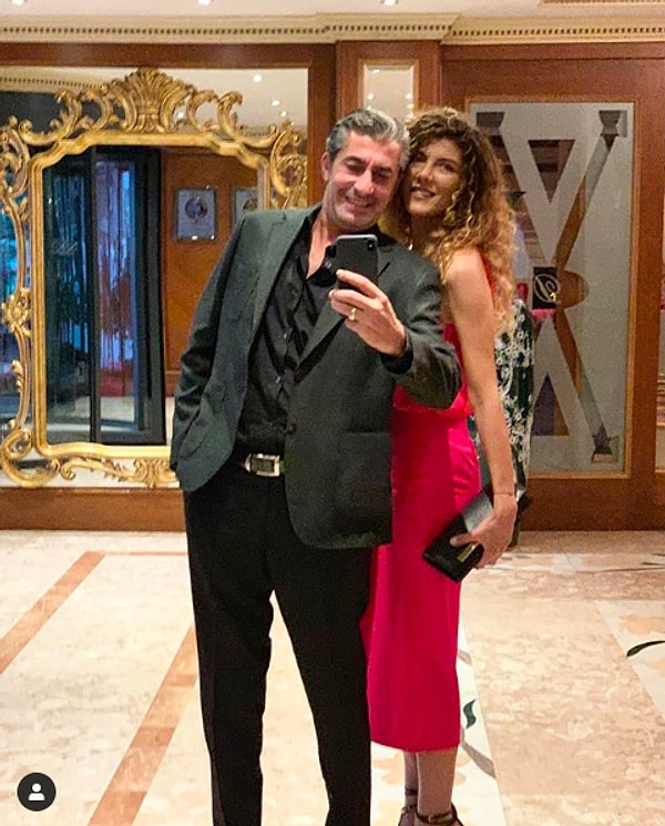 Erkan Petekkaya'nın 20. yılında yaptığı bu romantik ve mütevazı sürpriz ise sosyal medyada büyük beğeni topladı.