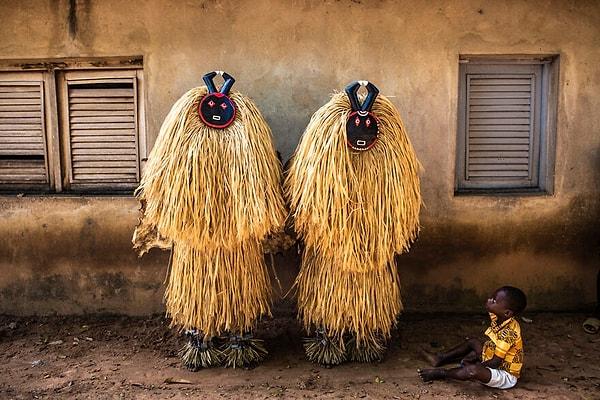 1. Yamoussoukro, Fildişi Sahili'nden yarışmanın kazananı Stefano Lotumolo'nun "Goli Dance" isimli eseri