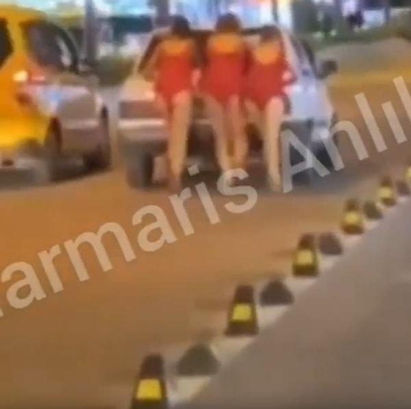 Yolda kalan TOFAŞ'ı iten 3 kadının o görüntüleri sosyal medyada gündem oldu.