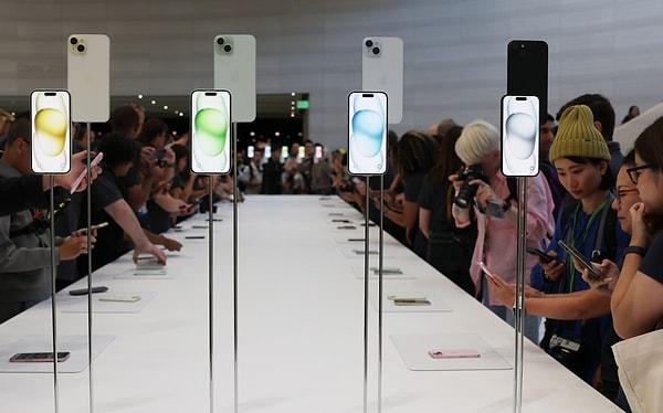 Söz konusu gecikmelerin ülkemizdeki Pro satışlarını etkileyip etkilemeyeceği ise henüz belli değil. Apple, Türkiye'de iPhone 15 ön siparişlerinin 22 Eylül’de başlayacağını ve kullanıcıların 29 Eylül’de telefonlarını alabileceğini söylüyor.