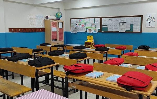 Artan maliyetler nedeniyle Türkiye’de geçen yıl 2 bin özel okulun kapandığını hatırlatan Atalay, bu yıl da en az 3 bin okulun kapanacağını tahmin ettiklerini belirtti.
