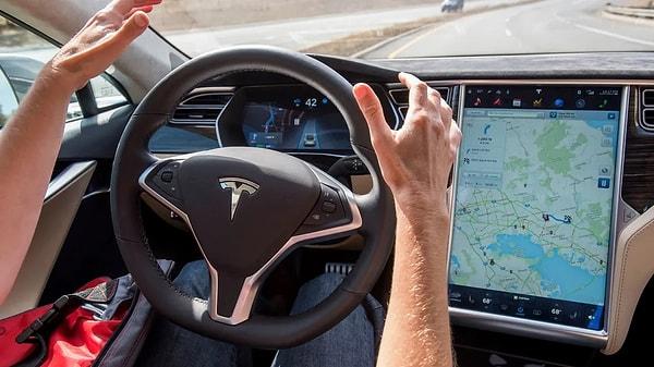 Ünlü otomobil markası Tesla, araçlarında kullandığı elektrikli motor sistemlerine ek olarak, gelişmiş otonom sürüş teknolojileri alanında da oldukça başarılı işler yürütüyor.