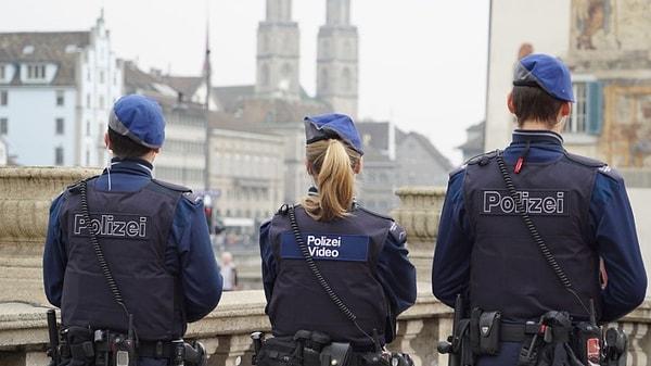 İsviçre’de, milyonlarca liralık yasadışı bahis ağını yönettiği iddiasıyla beş kişi gözaltına alındı.