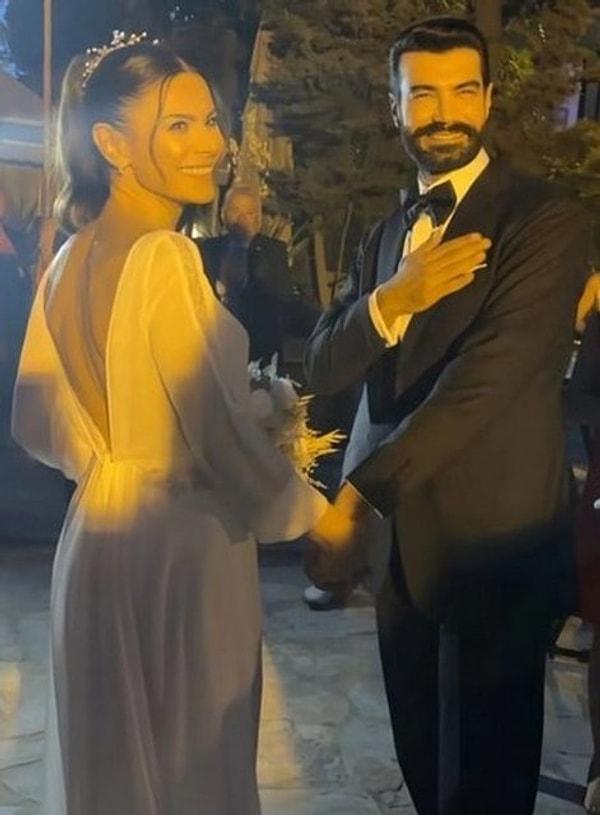 Murat Ünalmış, Instagram hesabı üzerinden nikahlarından bir pozlarını paylaşarak tebrik eden herkese teşekkürlerini iletti.