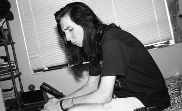 Mahkeme sonrası basınla konuşan Marilyn Manson ise verilen toplum hizmeti cezasını, iyileşme sürecinde olan kişilere yardım ederek yerine getireceğini ifade etti.