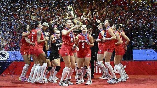 A Milli Kadın Voleybol Takımımız, Avrupa'daki muhteşem şampiyonluğunun ardından olimpiyat elemelerinde de 7'de 7 yapmış ve katılım hakkı elde etmişti.