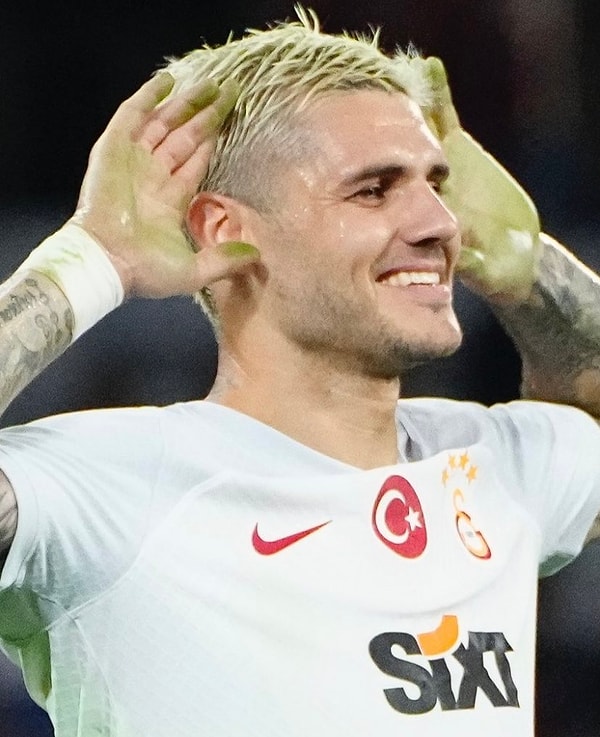 Maçı heyecanla takip eden Galatasaray taraftarının hazır skor olarak öndeyken dikkat ettiği başka bir durum oldu...