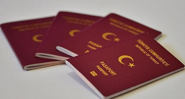 Araştırmaya katılan gençlerin yüzde 40,2'si Türkiye'de kalmayı uygun bulurken, yüzde 39,7'si yurt dışına gitmeyi, yüzde 20,1'i de Türkiye kalarak yurtdışına uzaktan çalışarak iş yapmak istiyor.