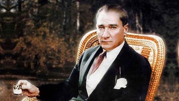 Kaynaklarımız kısıtlı olsa da bir kullanıcı engelleri aştı. Atatürk'ün videosunu dudak okuma yöntemi ile deşifre etti.