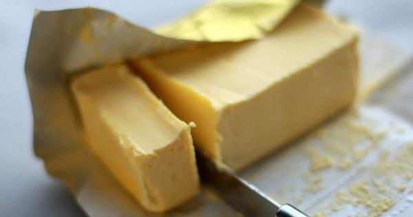 Temel yağ ürünlerinin bulunduğu grupta, bir ay içinde margarin %17, zeytinyağı %8, ayçiçek yağı %4 zamlandı. Tereyağı fiyatı sabit kaldı.