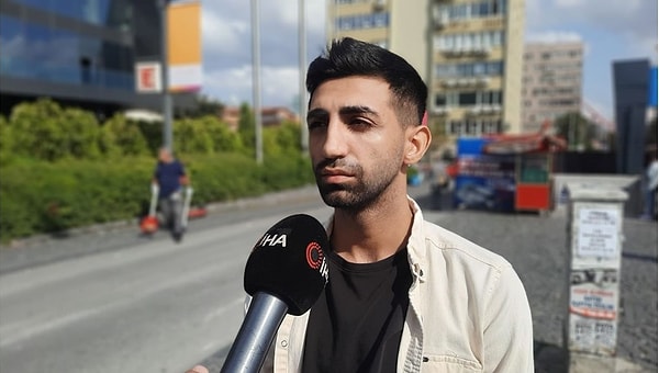 Tiktok'ta yayınlar yapan 22 yaşındaki Bekircan Kartal, mide bulantısı şikayeti ile Avcılar Vera Tıp Merkezi'ne gitti. Serum takılan Kartal ardından ise durumunun iyi olduğunu belirtmek için bir TikTok canlı yayını açtı.