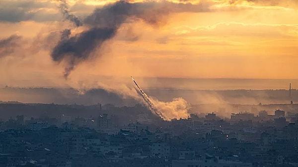 Hamas'ın silahlı kanadının geçtiğimiz cumartesi sabahı İsrail'e karşı yüzlerce roket fırlatması ile mayıs ayındaki çatışmaların ardından varılan ateşkesi sona erdirmesi sonucu ortaya korkutucu bir savaş hali çıktı.