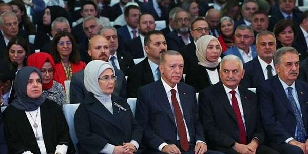 Ak Parti’nin Recep Tayyip Erdoğan’ın yeniden genel başkanlığı seçildiği genel kurul toplantısında MKYK’da yapılan değişiklikler dikkat çekmişti.