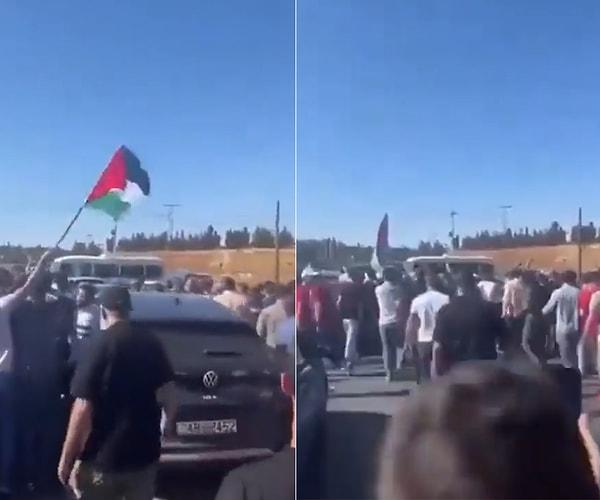 Bu sabah saatlerinde Ürdün'de kalabalık bir grubun sınıra doğru hareket ettiği iddia edilen görüntüler sosyal medyada yayınlandı.