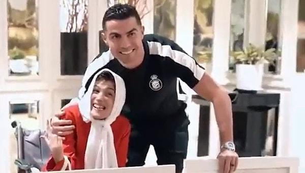 Teşekkür amacıyla sanatçıya sarılan ve kendisini öpen Cristiano Ronaldo hakkında, İran yasalarına göre bir kadına dokunmak suç olduğundan suç duyurusunda bulunuldu.
