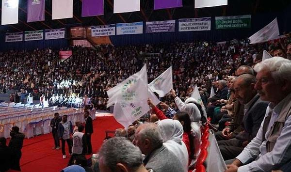 Mecliste 62 milletvekili bulunan Yeşil Sol Parti (YSP) bugün Ankara’da kongre yaptı.