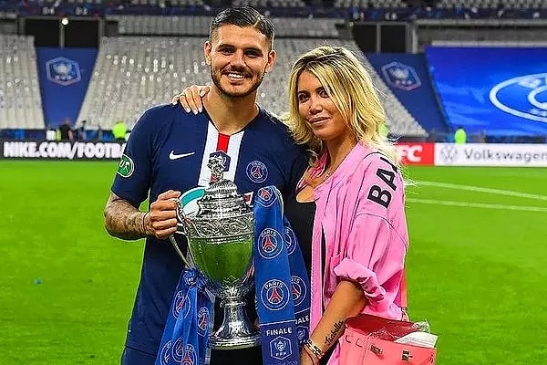 Wanda Nara'nın, 2026 yılına kadar İstanbul'da kalmayı planladıklarını belirtmesi, Galatasaray taraftarlarını sevince boğdu.