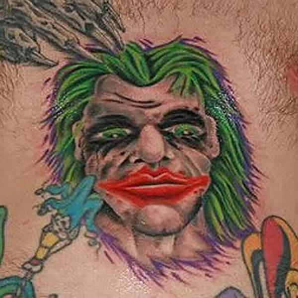 8. Joker gerçek olsaydı kesinlikle sinirden küplere binerdi.
