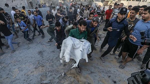 Gazze'deki Filistin Sağlık Bakanlığı Sözcüsü Eşref el-Kudra'nın yaptığı son yazılı açıklamaya göre; Gazze Şeridi'ne yönelik saldırılarda 1524'ü çocuk, 3 bin 785 kişi hayatını kaybetti.