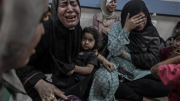 İsrail'in savaş uçaklarıyla Gazze'deki El-Ehli Baptist Hastanesi'ni vurmasının ardından en az 500 kişinin hayatını kaybettiği açıklandı.